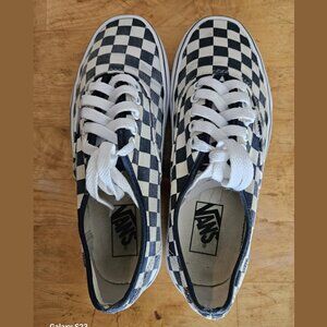 Vans Ward Unisex Canvas Checkerboard Sneaker Black & white size 8 women 6.5 Men